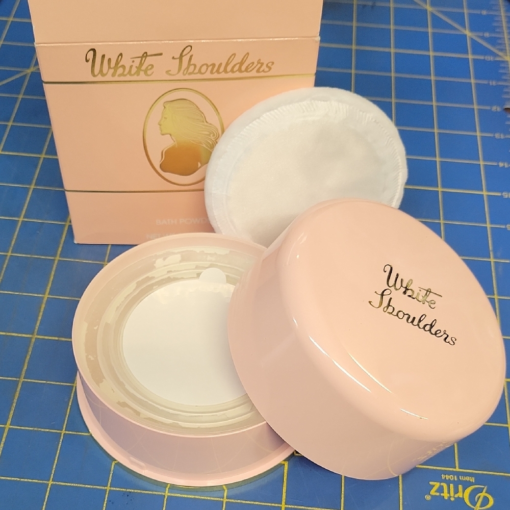 White Shoulders Bath Powder 75g New Sealed In Box
